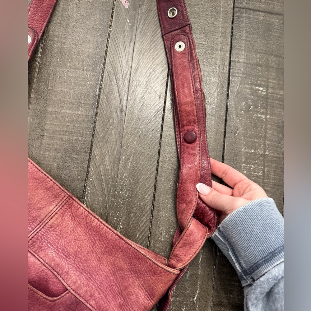HOBO Red and Purple Crossbody Bag Practical Design - Picture 10 of 13